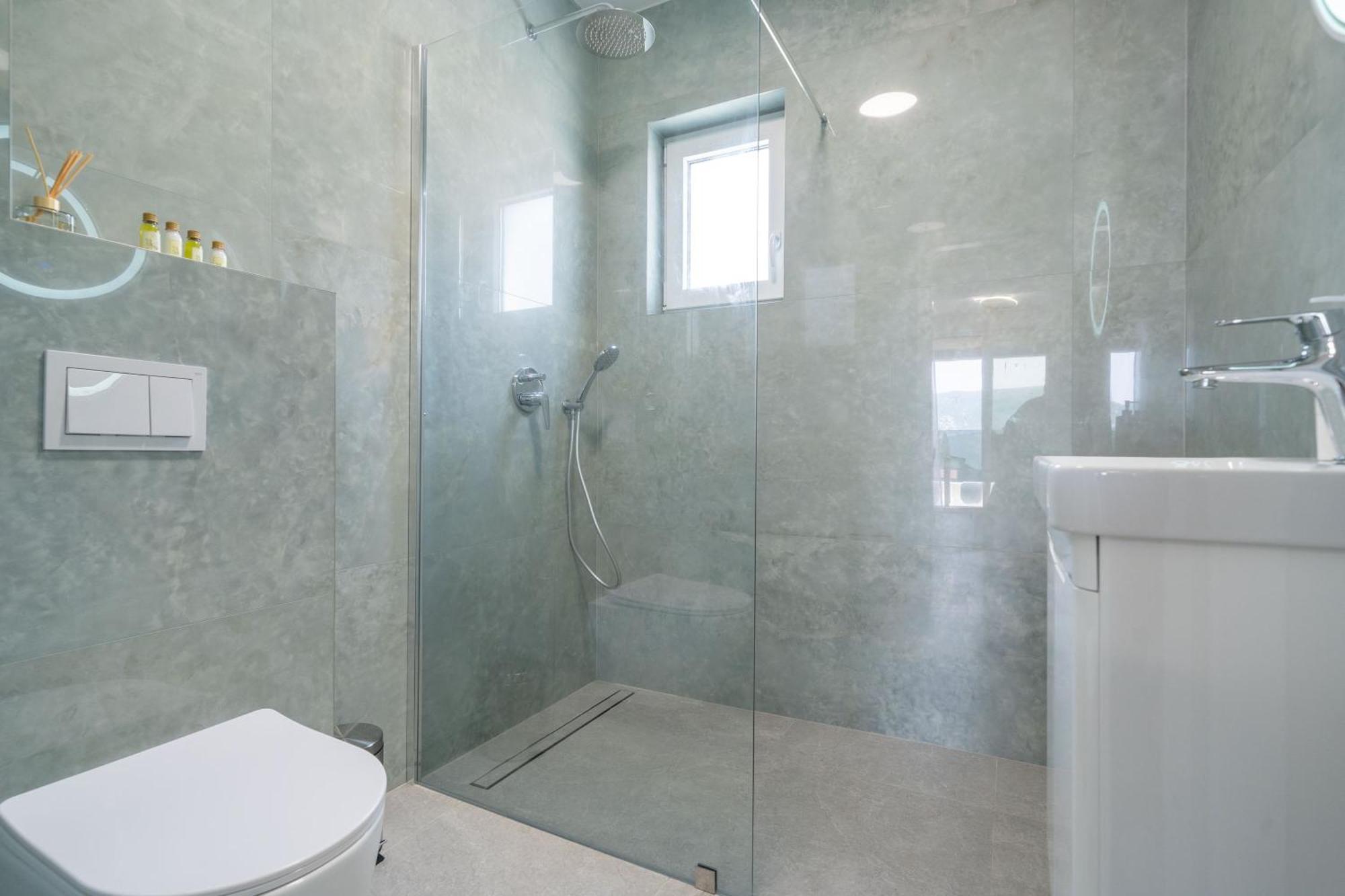 Luxury Salt Apartment *